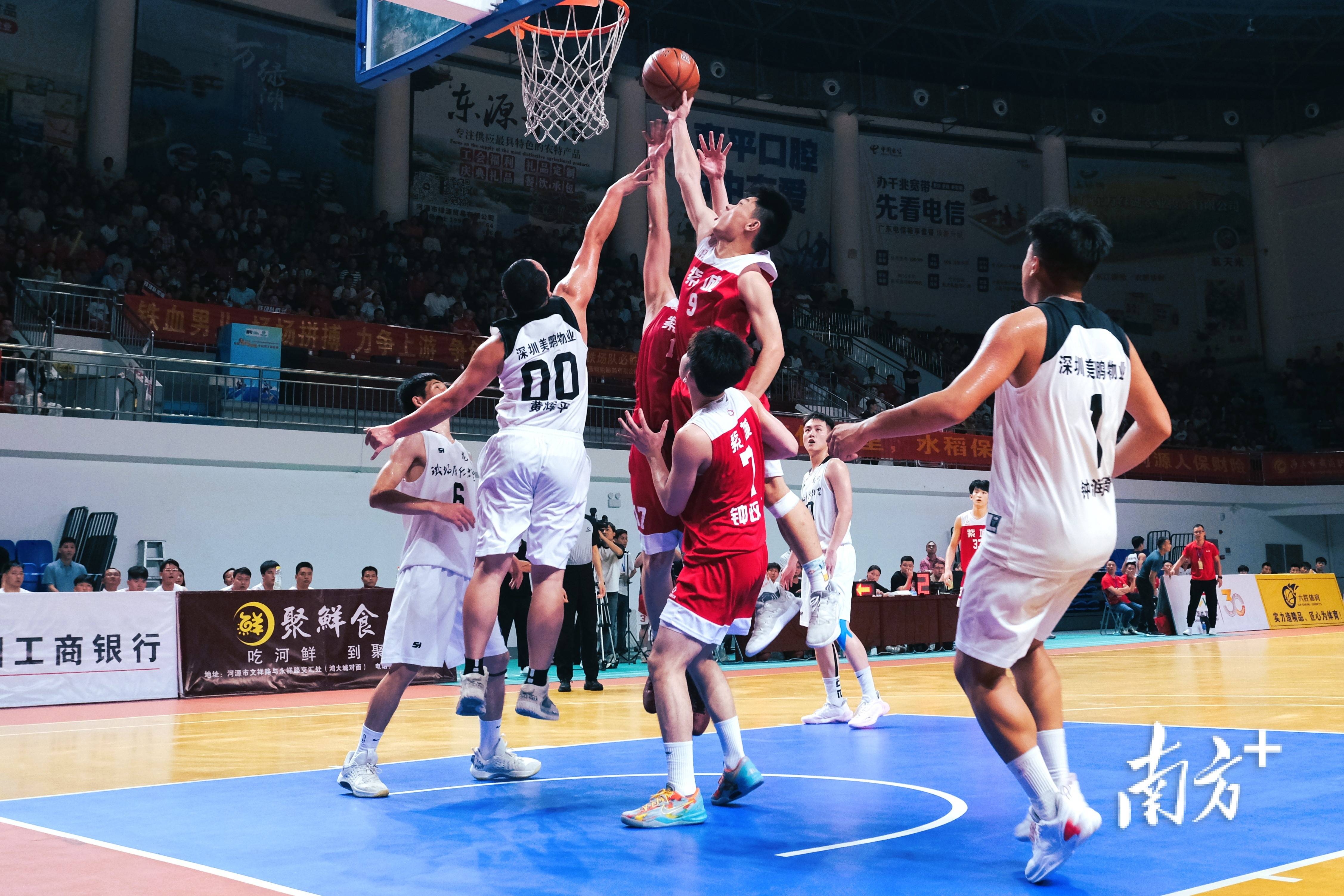 od体育-火热篮球赛场：激情碰撞拼搏时刻的简单介绍