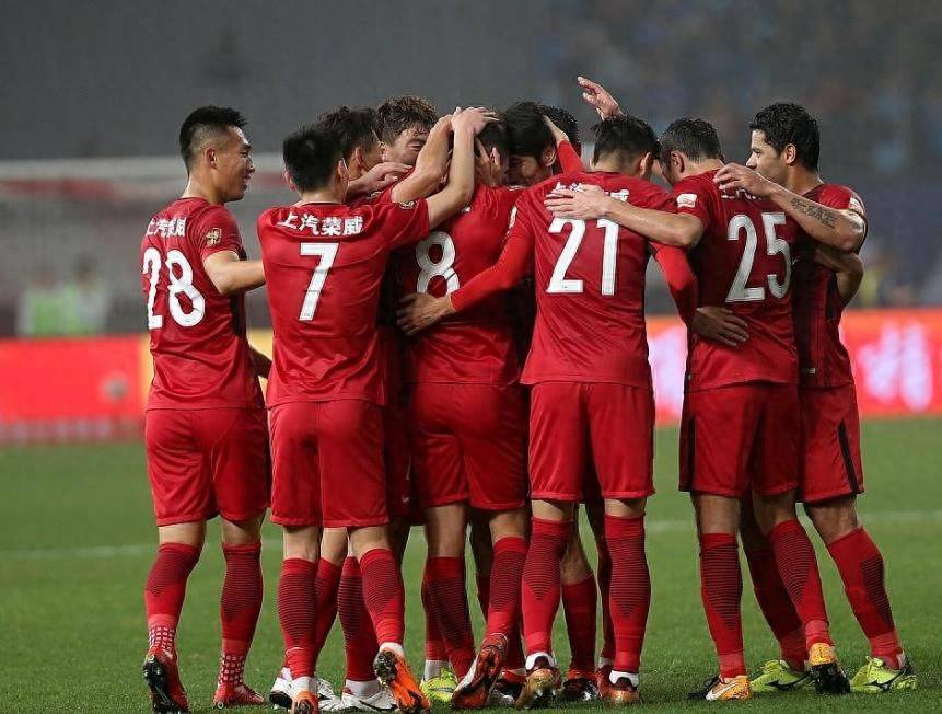 关于上港主场惨败，主帅紧急召开战术会议调整球队状态的信息