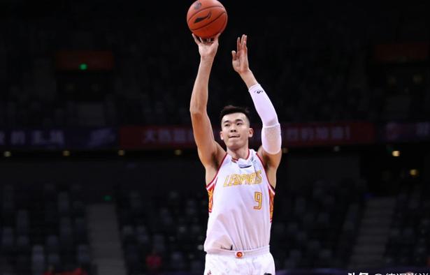 包含前深圳男篮中锋赵义明正式加盟湖北男篮！的词条