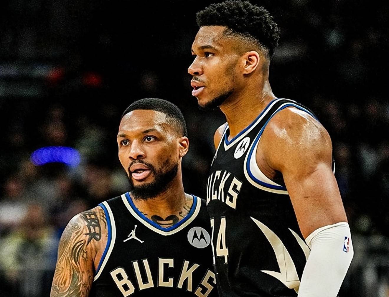 包含ESPN建议火箭和雄鹿进行7换2交易，谈判以换取字母哥的词条