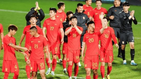 包含19:35，CCTV5直播！中国男足大战亚洲冠军，赢球=或超韩国升第一的词条