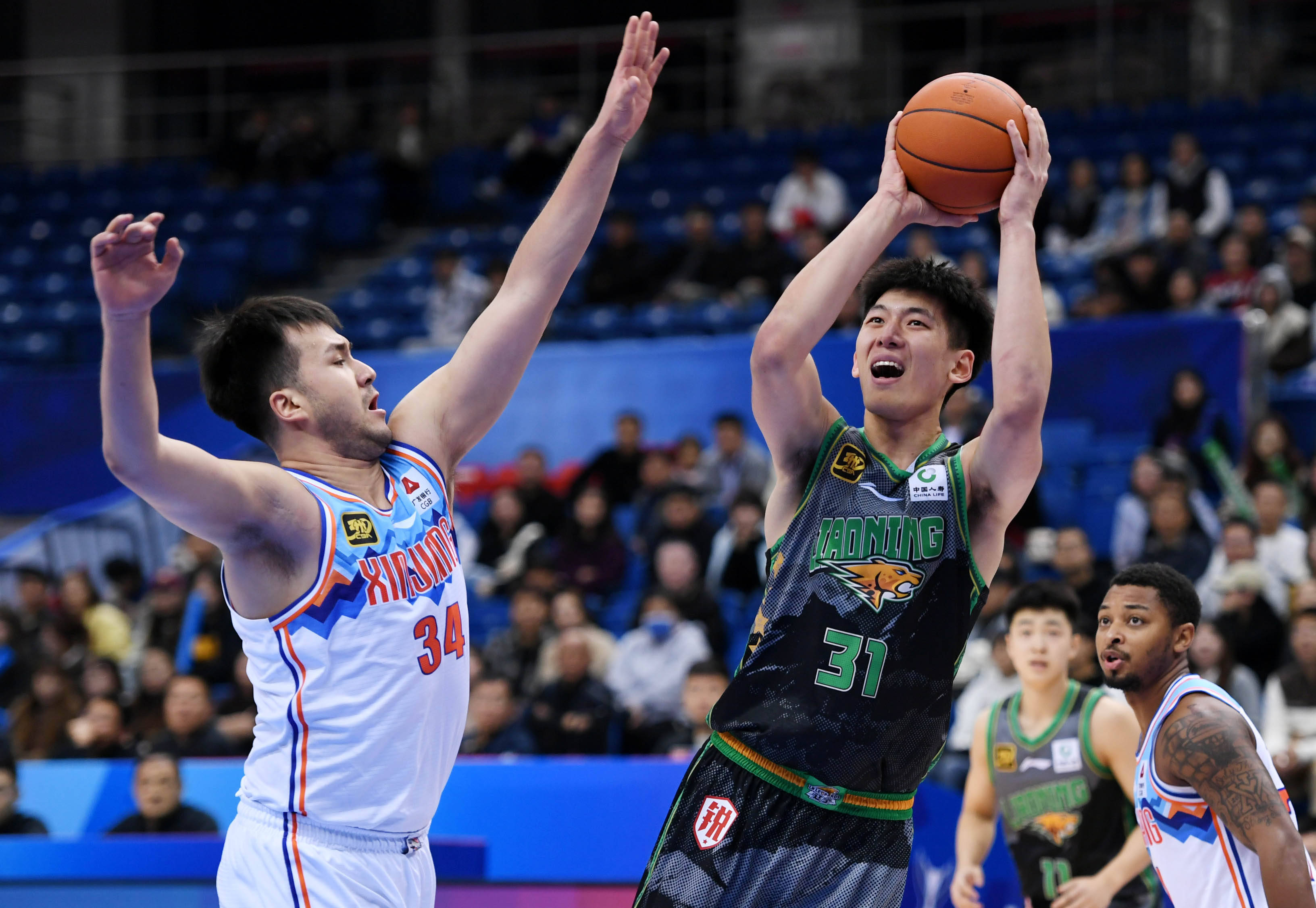 包含CBA俱乐部杯为球队提供更多赞助商合作机会的词条
